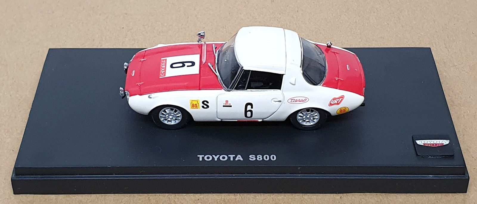Kyosho 1/43 Scale 03092B - Toyota Sports 800 #6 1967 - White/Red