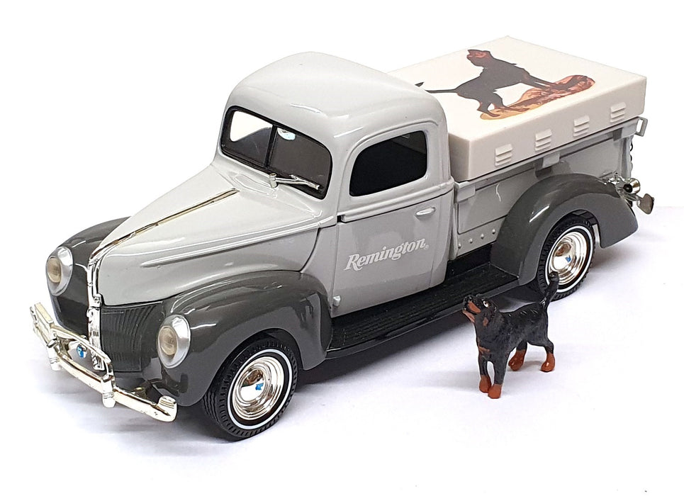 Ertl 1/24 Scale F828 - 1940 Ford Pick-Up With Dog Kennel (Remington) Grey