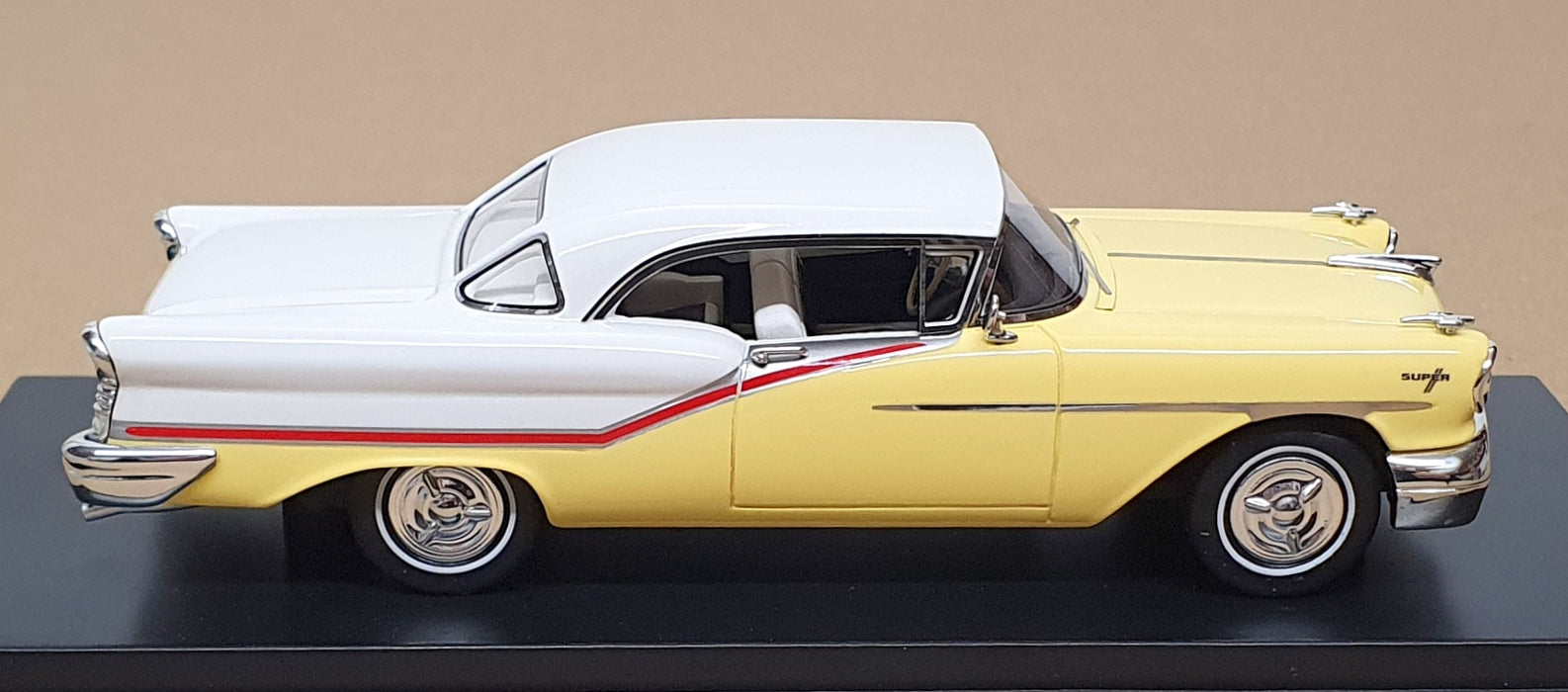 Goldvarg 1/43 Scale Resin GC-092A - 1957 Oldsmobile Starfire
