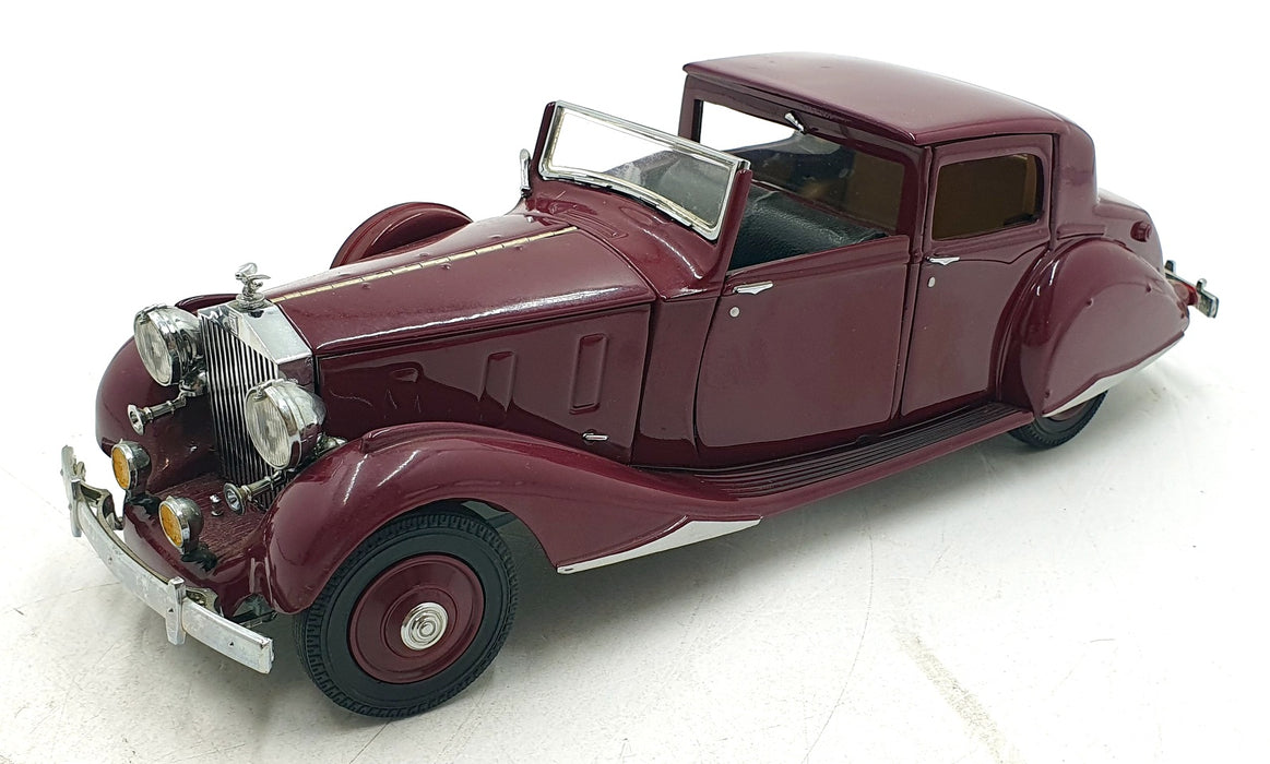 Danbury Mint 1/24 Scale 9126B - 1938 Rolls Royce Phantom III - Burgundy