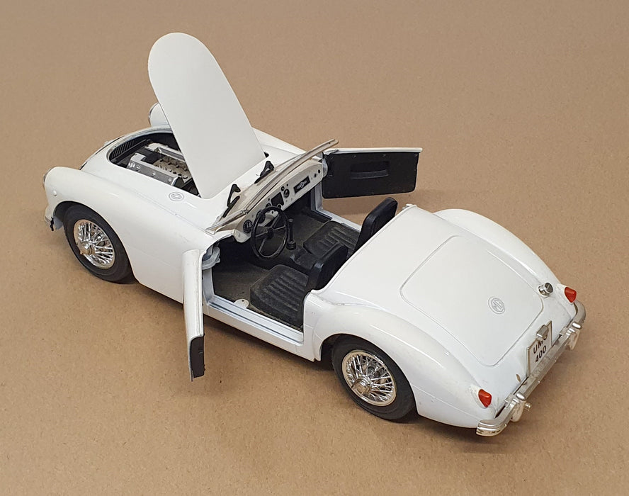 Polistil 1/16 Scale Diecast 251025D - MG MGA Twin-Can - White
