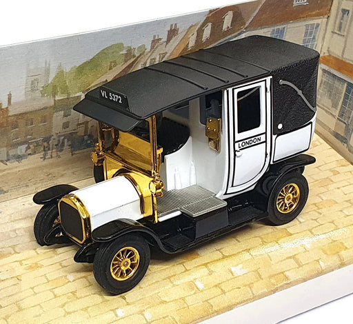 Matchbox Appx 9cm Long Diecast VL5372W - 1907 UNIC London Taxi - White/Black
