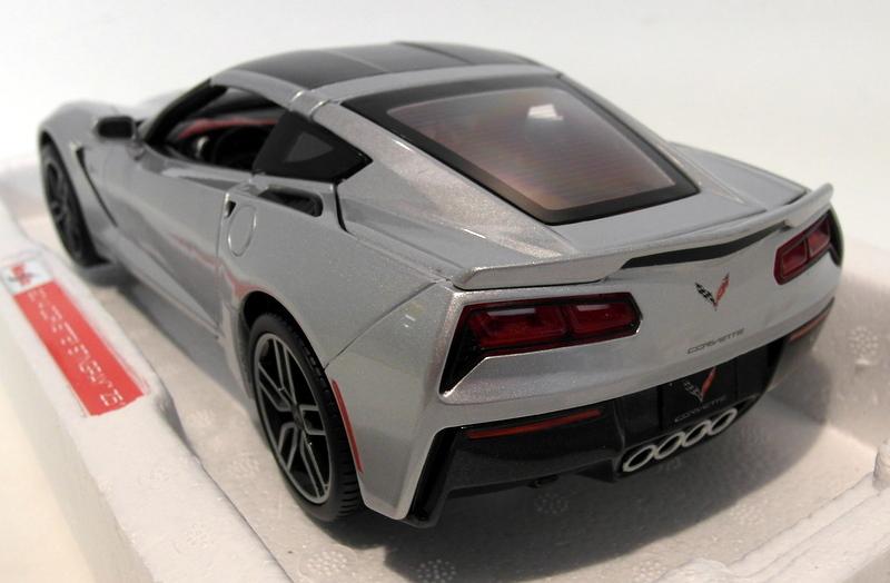 Maisto 1/18 scale Diecast 38132 - 2014 Corvette Stingray Z51 Silver signature