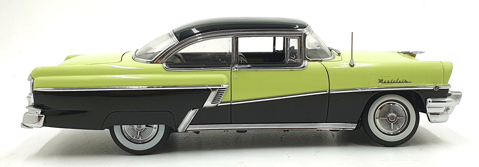Sun Star 1/18 Scale 5142 - 1956 Mercury Montclair - Tuxedo Black/Grove Green