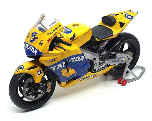 Minichamps 1/12 Scale 122 041006 - Honda RC211V M. Tamada MotoGP 2004
