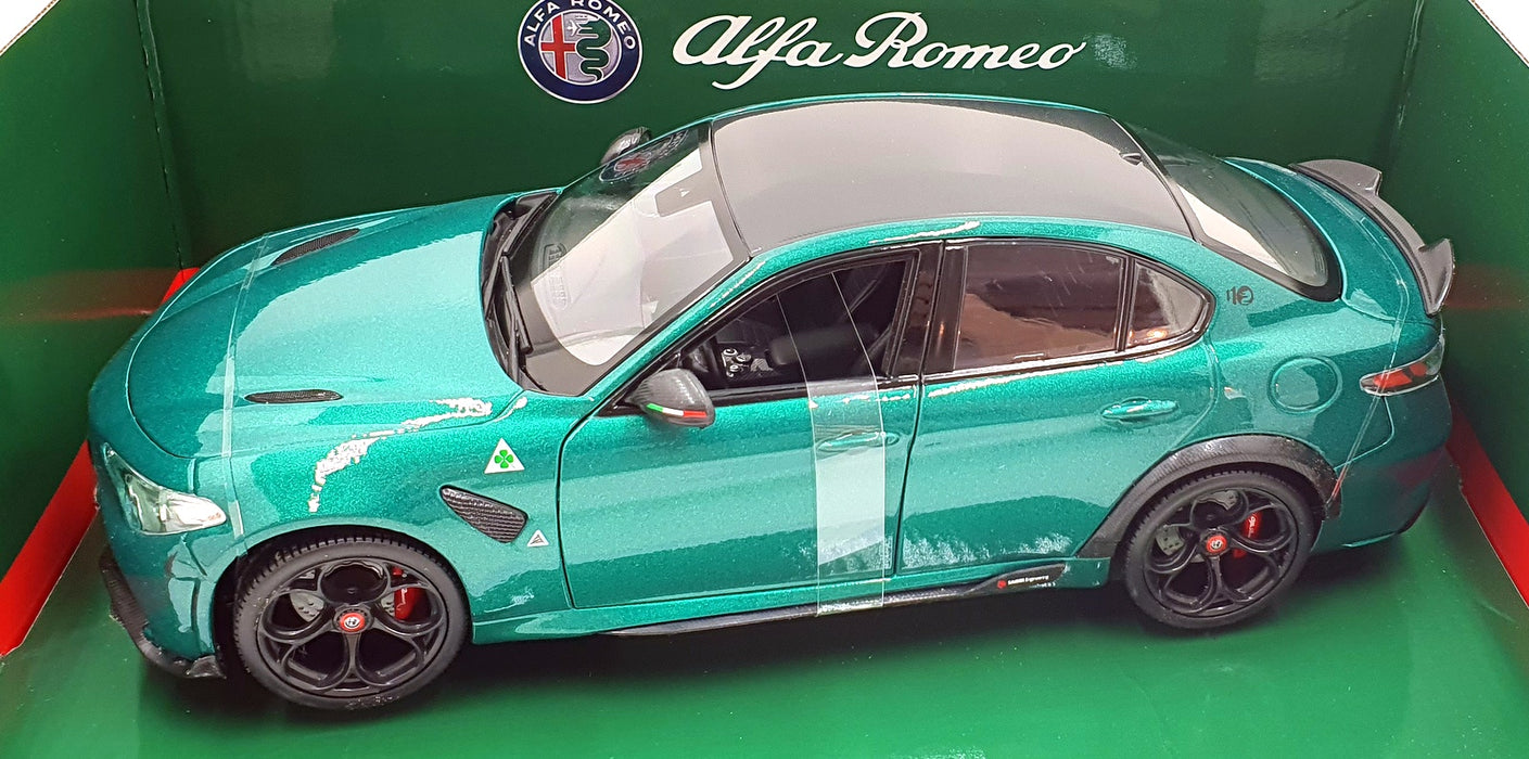 Burago 1/18 Scale 18-11049 - Alfa Romeo Giulia GTA - Green