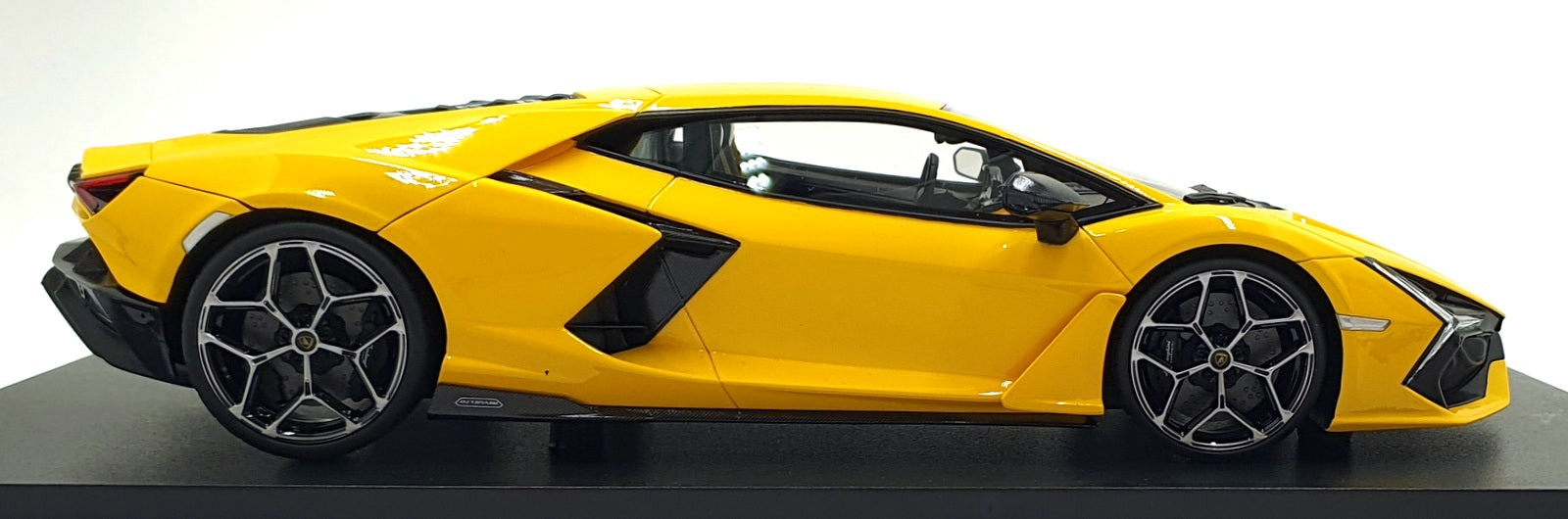 Top Speed 1/18 Scale Resin TS0620 - Lamborghini Revuelto - Yellow