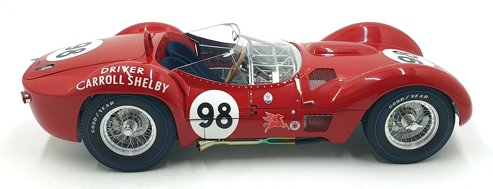 Minichamps 1/12 Scale Diecast 120 601298 - Maserati Tipo 61 Carrol Shelby 1960