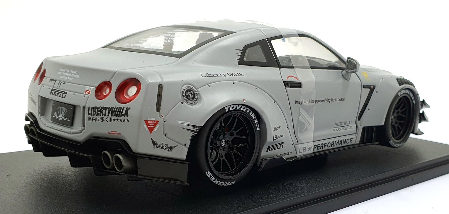 Solido  1/18 Scale S1805821 '24 Nissan GT-R (R35) LBWK Type 2.0 with KATO figure