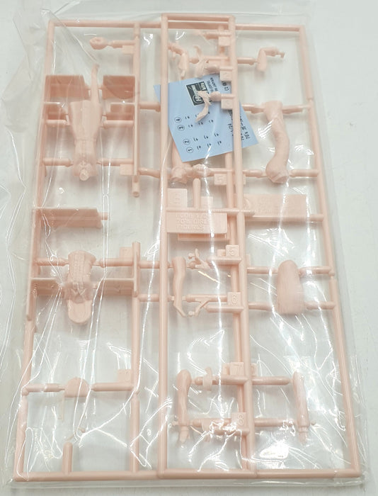 Hasegawa Kits 1/24 Scale 29106 - Figure Collection 06 70's Girls Figure Kit