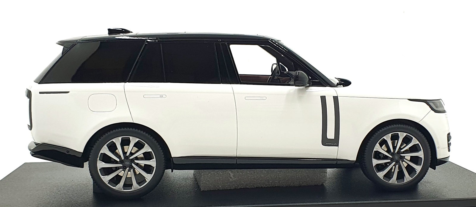 Range Rover Gt Model GT Spirit 1/18 Scale GT533 - Range Rover Autobiography P530 - White — R ...