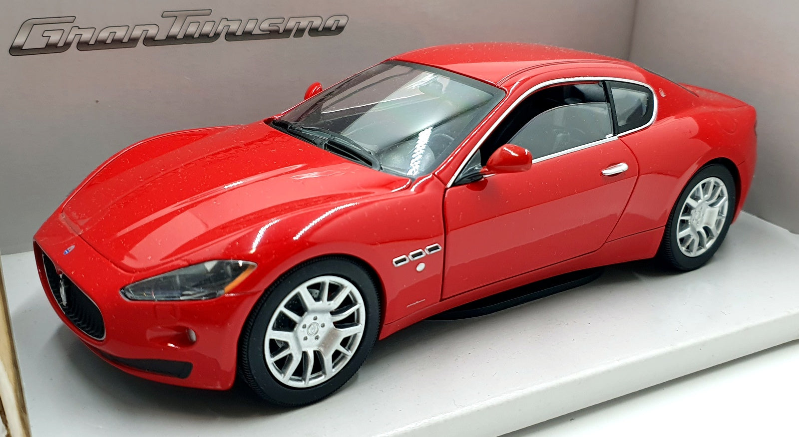 Mondo Motors 1/24 Scale Diecast 510542 - Maserati Gran Turismo - Red