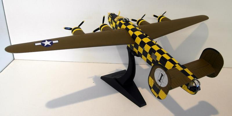 Corgi 1/72 Scale Diecast AA34007 Consolidated B-24D Liberator 448th BG Cawn't