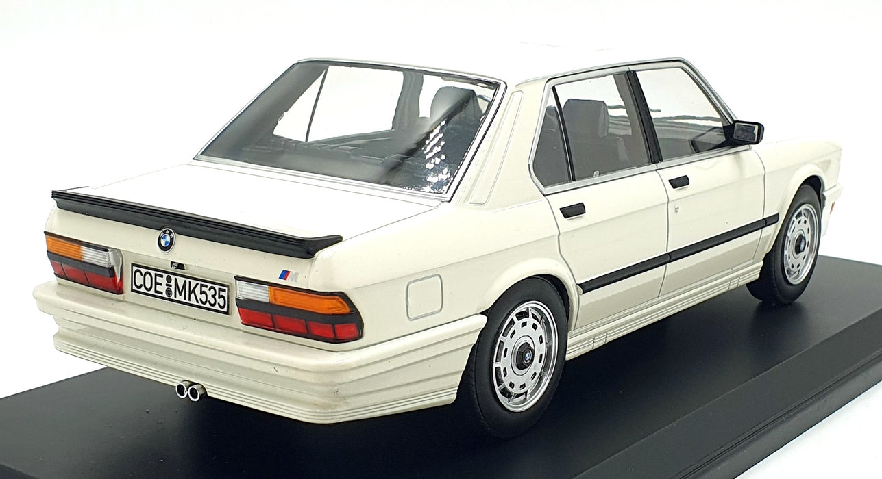 Norev 1/18 Scale Diecast 183260 - 1986 BMW M 5351 - White