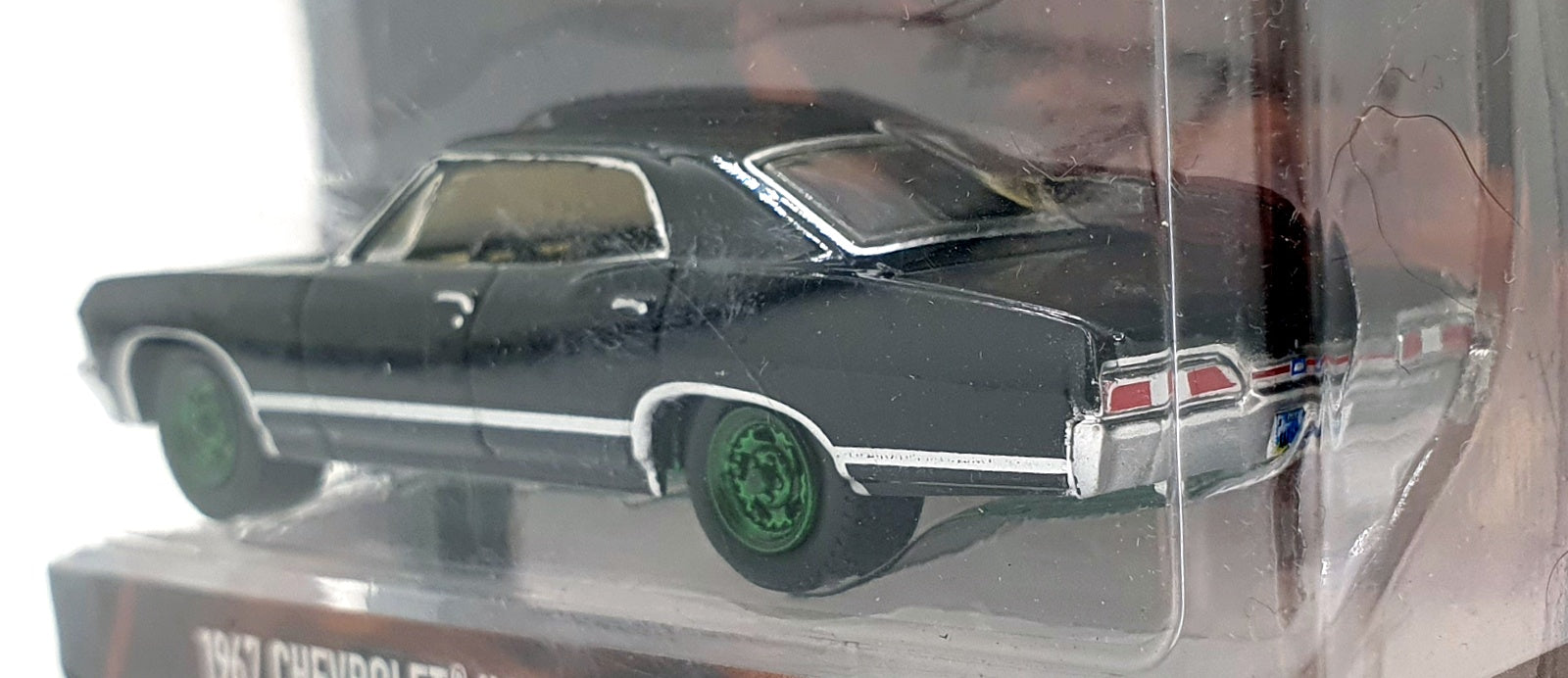 Greenlight 1/64 Scale 30333 - 1967 Chevrolet Impala Sport Sedan - Chase