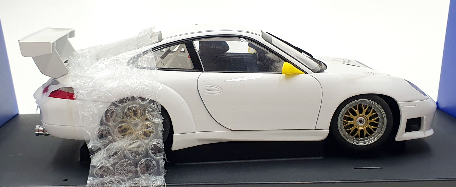 Autoart 1/18 Scale Diecast 77821 - Porsche 911 GT3R - White