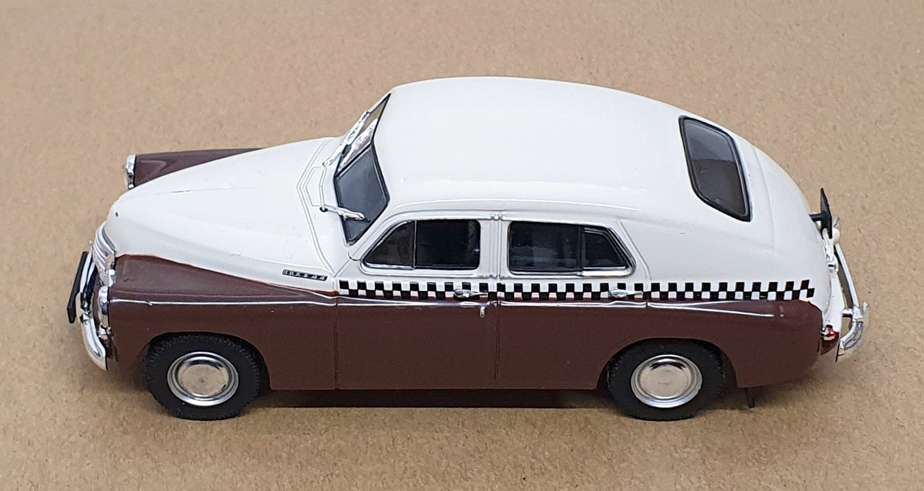 Altaya 1/43 Scale SOV03C - Russian GAZ M20 Victory - Brown/Ivory