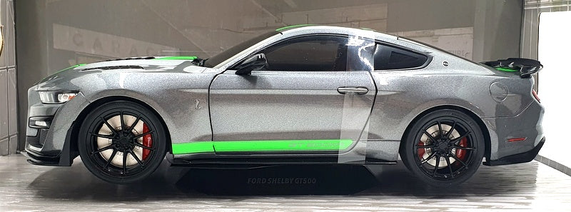 Solido 1/18 Scale S1805911 2020 Ford Mustang GT500 Carbonized Grey/Green