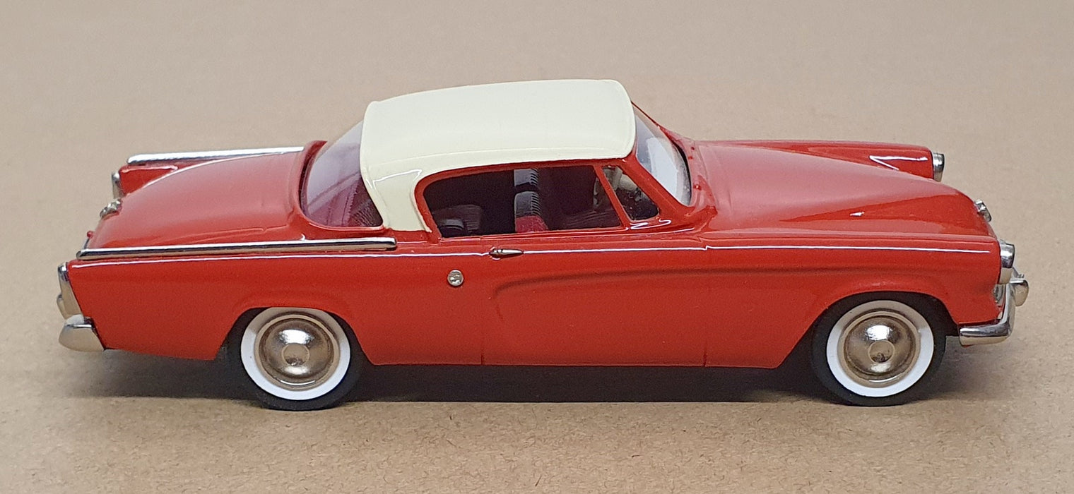 Brooklin 1/43 Scale BRK32B - 1953 Studebaker Champion Starliner Coral/Ivory
