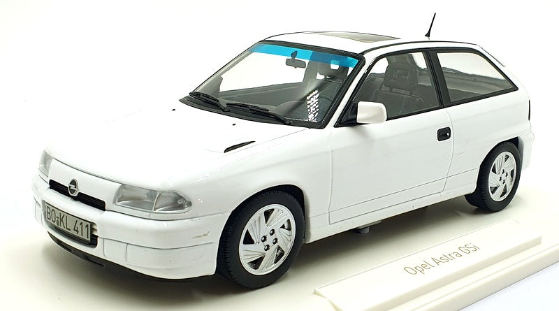 Norev 1/18 Scale Diecast 183673 - 1991 Opel Astra GSi - White