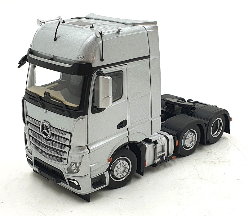 Marge Models 1/32 Scale 1912-03 Mercedes Benz Actros Gigaspace 6x2 Truck Silver
