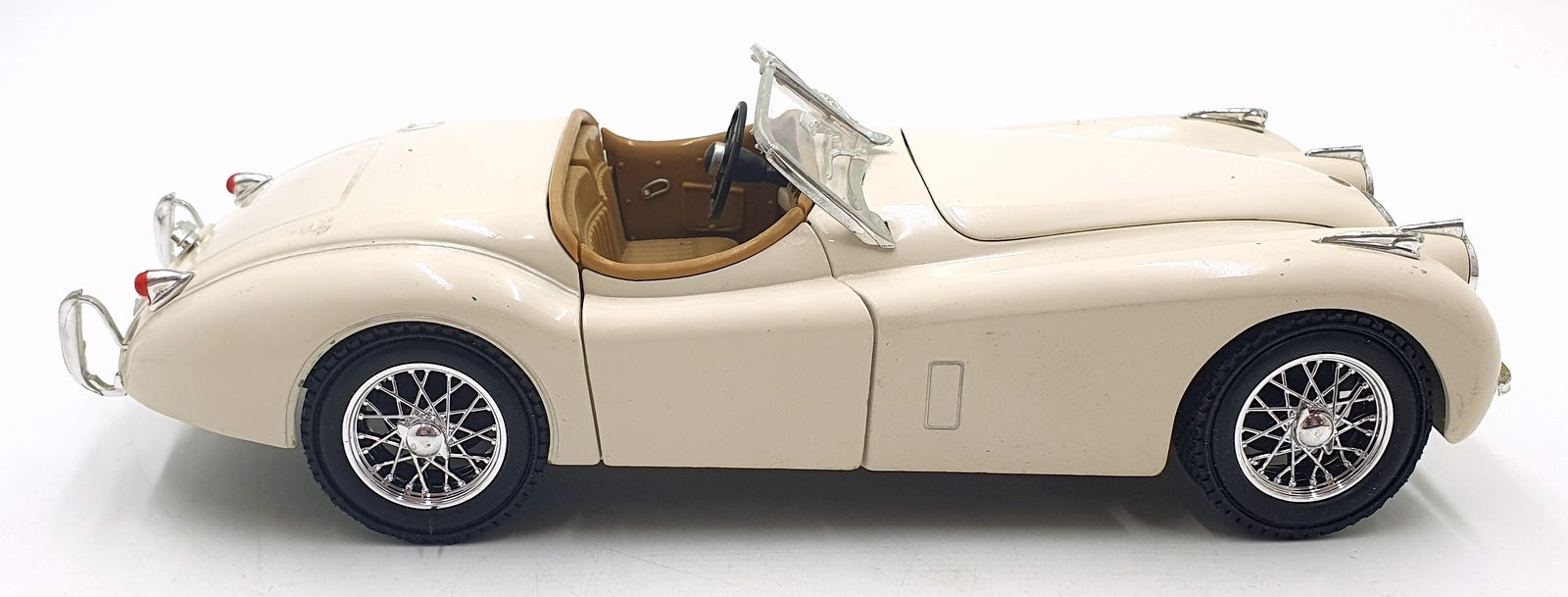 Ertl 1/18 Scale Diecast 23426A - 1948 Jaguar XK-120 - Cream