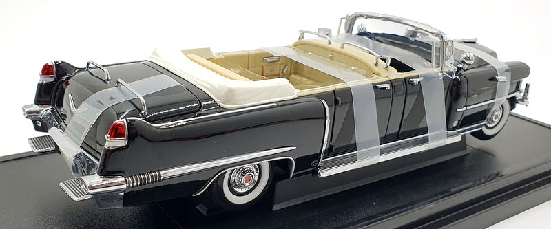 Road Signature 1/24 Scale 24038 - 1956 Cadillac Presendential Parade Car