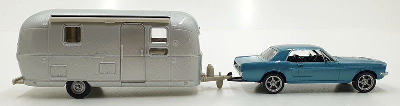 Norev 1/43 Scale 270582 - Ford Mustang & Airstream - Blue/Silver