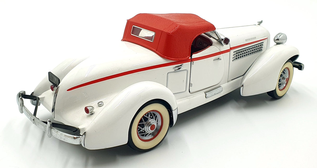 Franklin Mint 1/24 Scale B11PT92 - 1935 Auburn 851 Boattail Speedster - White