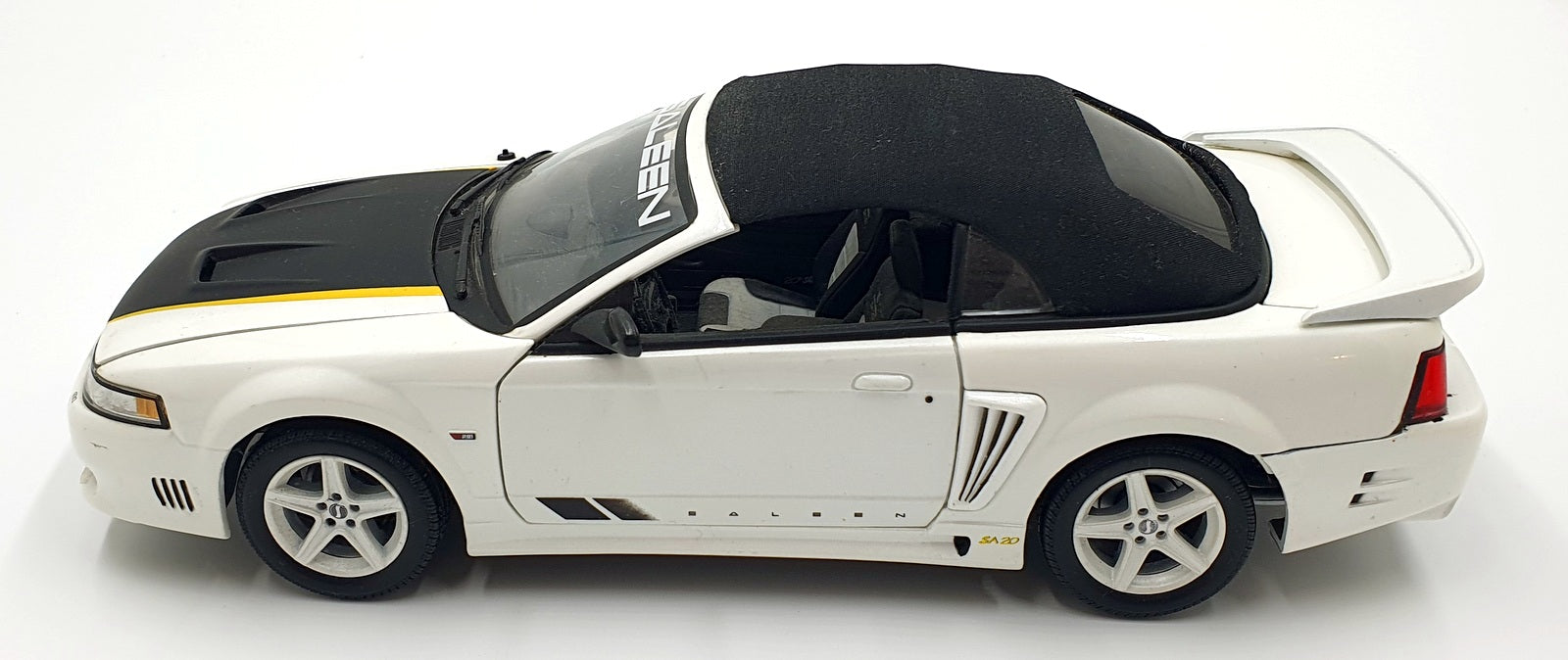 Ertl 1/18 Scale Diecast DC16126E - 2004 Saleen Mustang SA-20 - White/Black