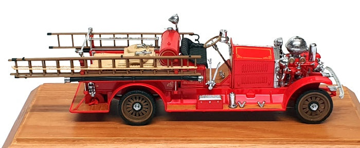 Franklin Mint 1/32 Scale AH1922 - 1922 Ahrens Fox R-K-4 Fire Engine - Red
