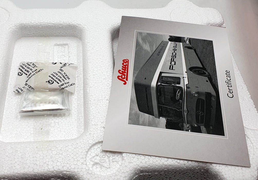 Schuco 1/18 Scale 45 003 2200 - Mercedes-Benz Renntransporter Gulf Racing