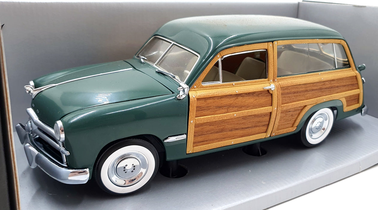 Motor City Classics 1/18 Scale 31003 1949 Ford Woody Station wagon Meadow Green