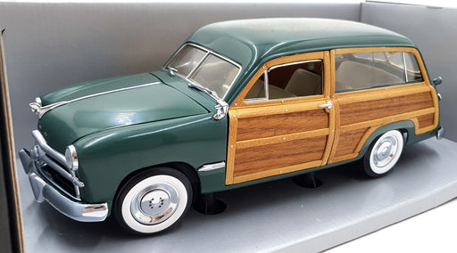 Motor City Classics 1/18 Scale 31003 1949 Ford Woody Station wagon Meadow Green