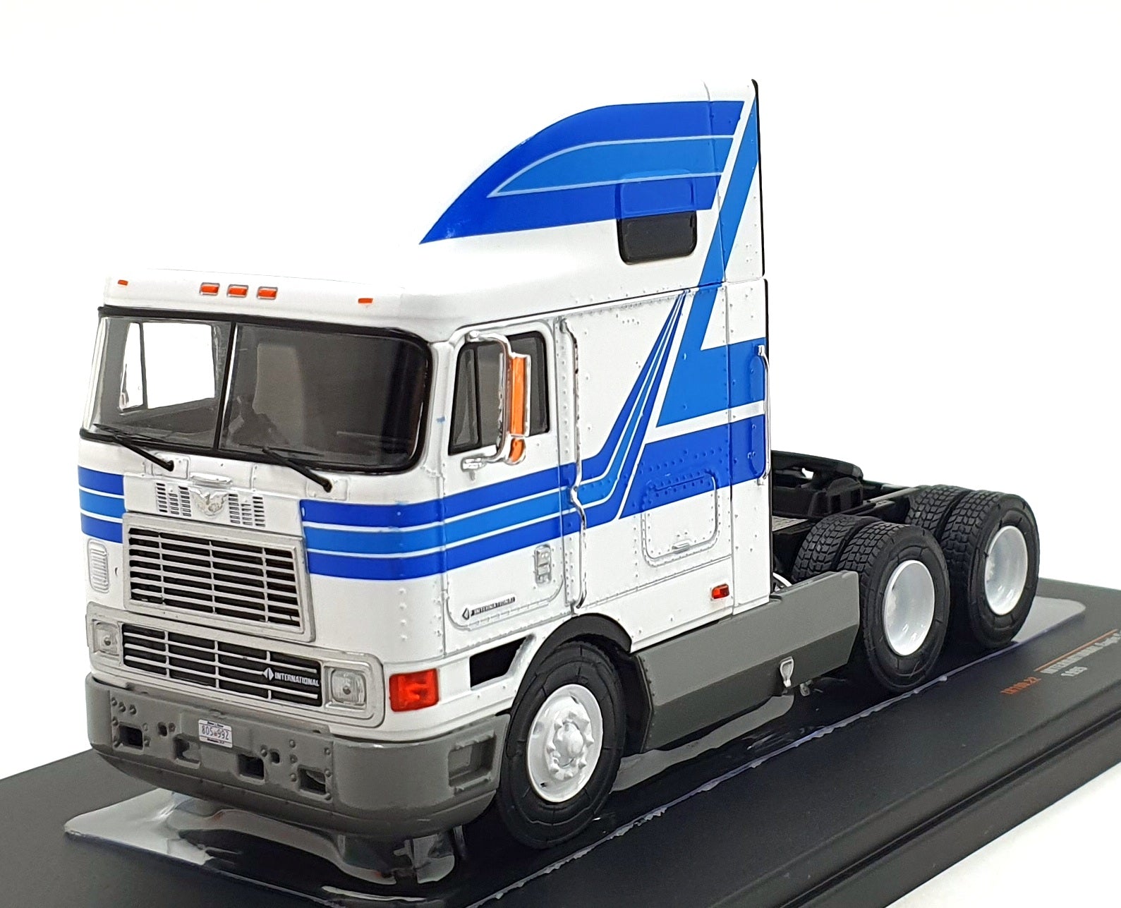 Ixo Models 1/43 Scale Diecast TR190.22 - 1995 International Eagle Cabover Truck