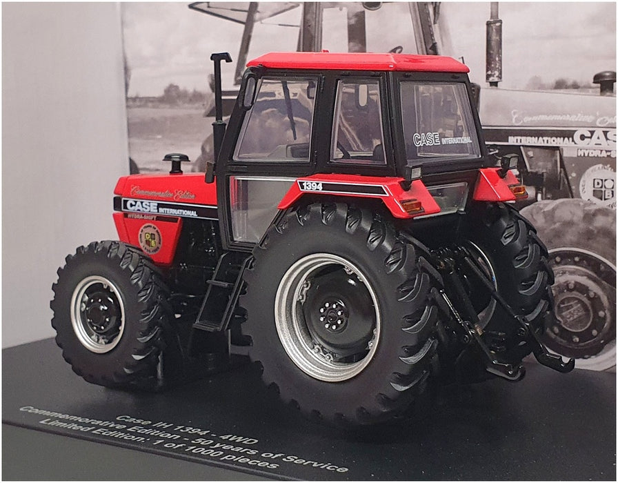 Universal Hobbies 1/32 Scale Diecast UH6435 - Case International Tractor - Red