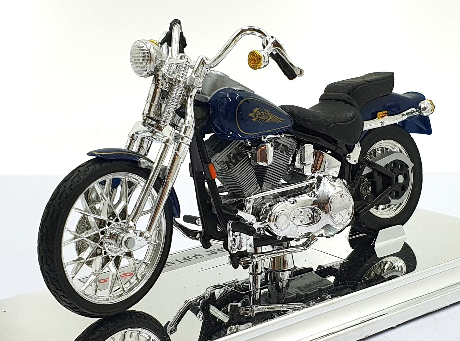 Maisto 1/18 Scale 39370 - Harley Davidson FXSTS Springer Softail