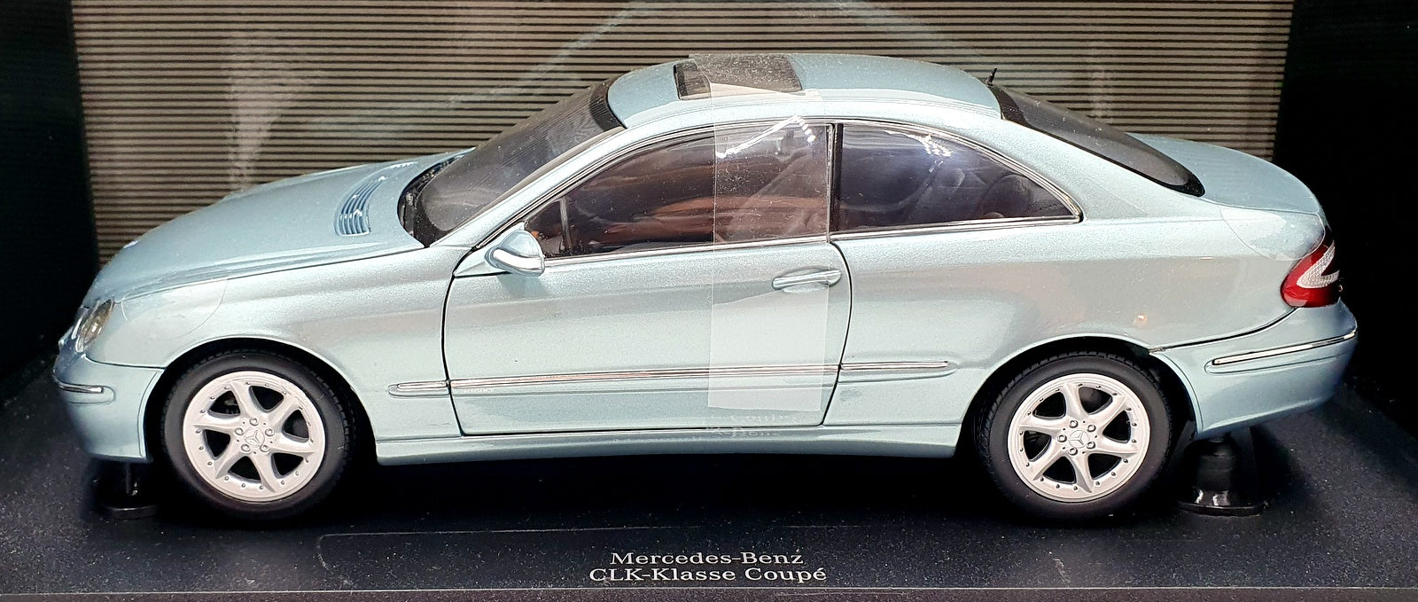 Kyosho 1/18 Scale B6 696 2192 - Mercedes Benz CLK Klasse Coupe - Light Blue