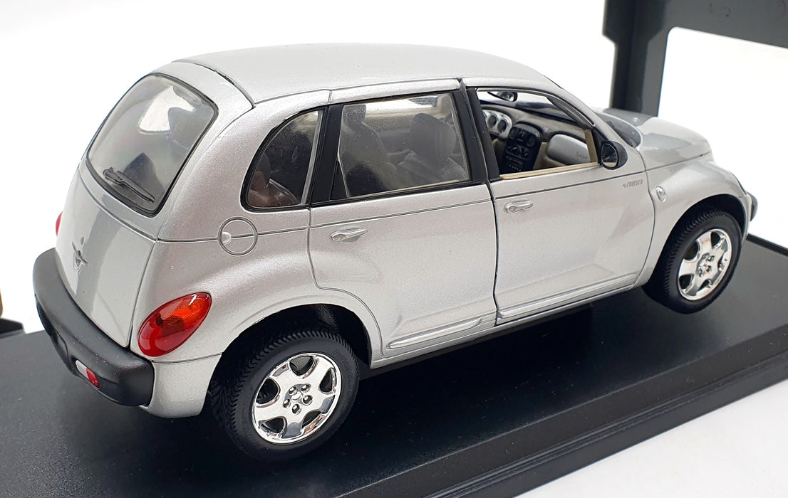Maisto 1/18 Scale Diecast 31895 - Chrysler PT Cruiser - Silver 