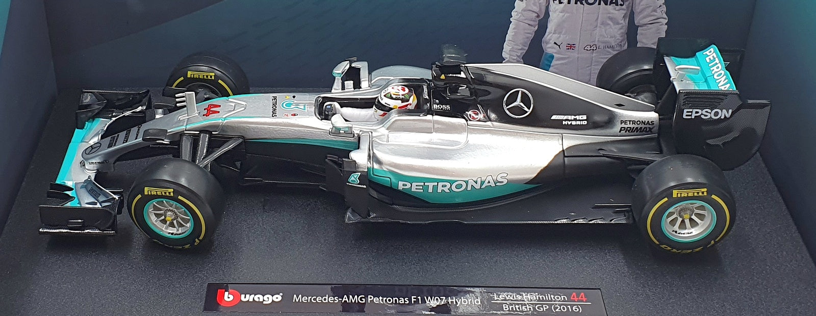 Burago 1/18 Scale 1785010 - Mercedes F1 W07 British GP 2016 Hamilton #44 