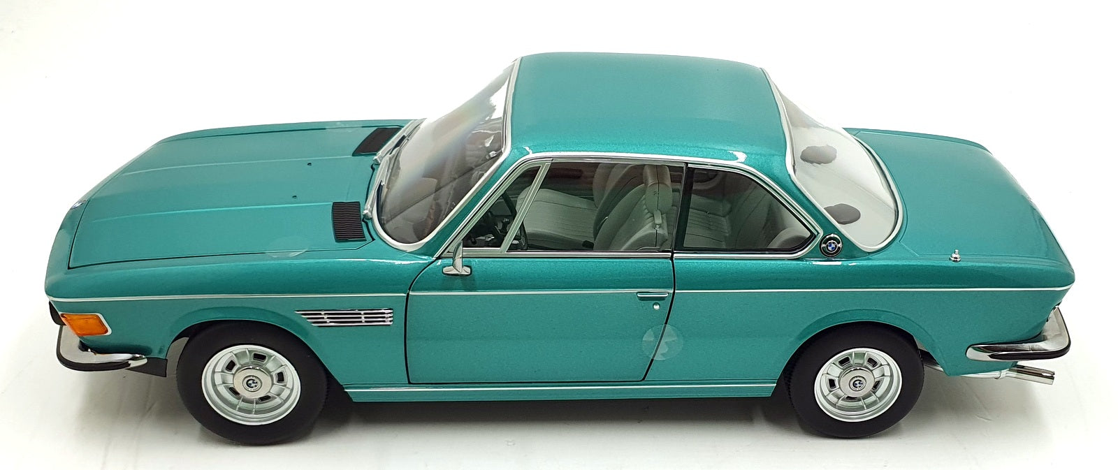 KK Scale 1/12 Scale KKDC120191 - 1971 BMW 3.0 CSi (E9) - Met. Turquoise