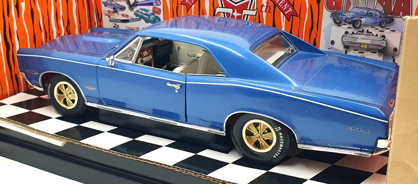 Ertl 1/18 Scale Diecast 29169 - 1966 Pontiac GTO Royal Bobcat Hurst Ed - Blue
