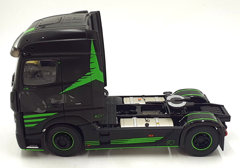 Solido 1/24 Scale S2400204 - 2021 Mercedes Actros R5 Italian Collection - Green
