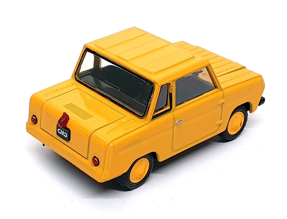 DeAgostini 1/43 Scale 185139 - CM3 C-3D Russian Car - Yellow