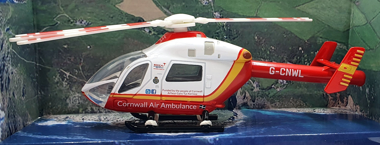 Richmond Toys Appx 15cm Long 323166 - Cornwall Air Ambulance Helicopter - G-CNWL