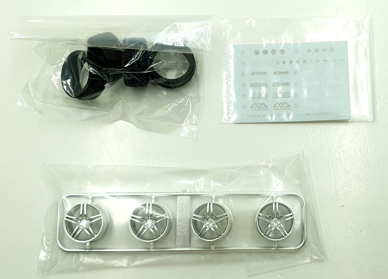 Aoshima 1/24 Scale 06943 - AVS Model 5 Wheel 18inch Wheels & Tyres Set #112