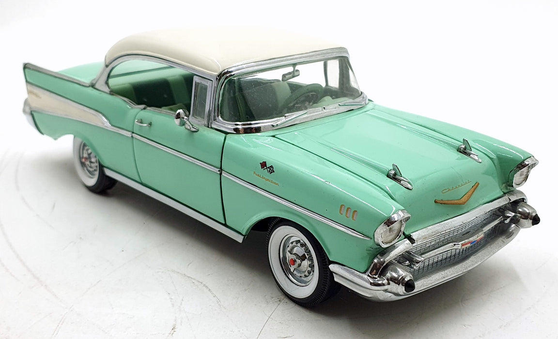 Ertl 1/18 Scale Diecast DC291025A - 1957 Chevrolet Bel Air - Green/White