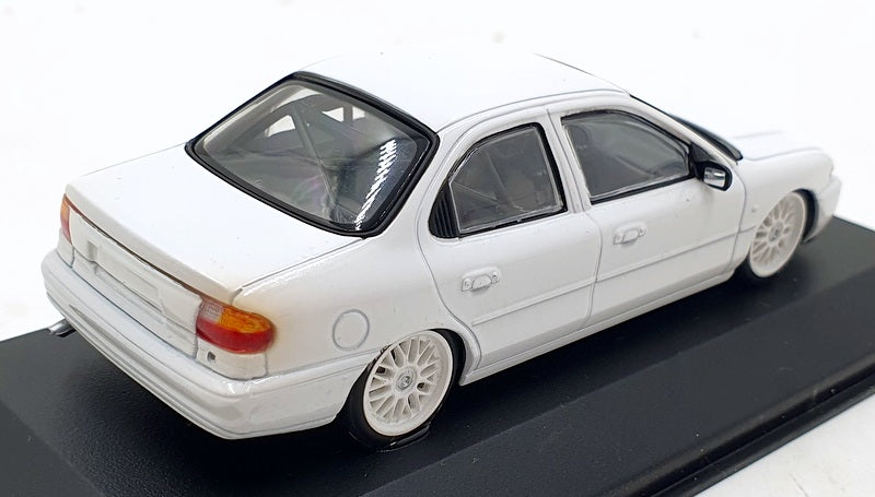 Minichamps 1/43 Scale Diecast 24425A - Ford Mondeo - White