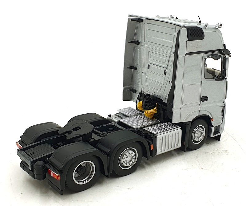 Marge Models 1/32 Scale 1912-03 Mercedes Benz Actros Gigaspace 6x2 Truck Silver
