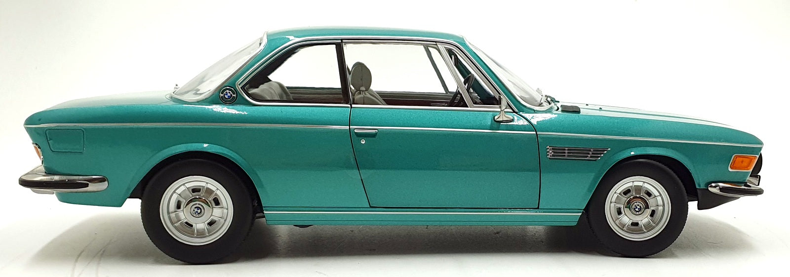 KK Scale 1/12 Scale KKDC120191 - 1971 BMW 3.0 CSi (E9) - Met. Turquoise